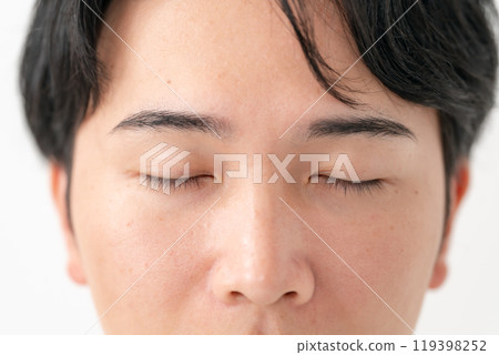 Eyes up male 119398252
