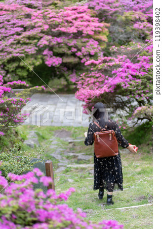 春天的花朵和女人 春天的花朵和女人 119398402