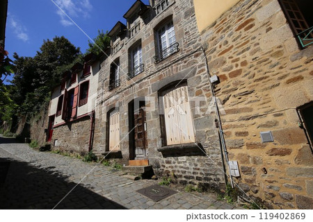 Medieval street in Dinan 119402869