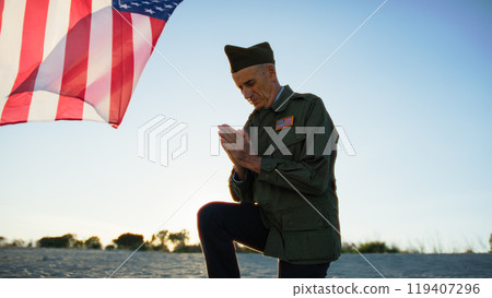 Old Soldier On The Knee For Veterans Day Old Soldier On The Knee For Veterans Day 119407296