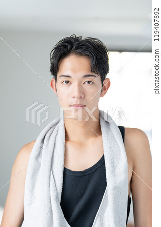 Portrait of a young man Men's beauty Portrait of a young man Men's beauty 119407892