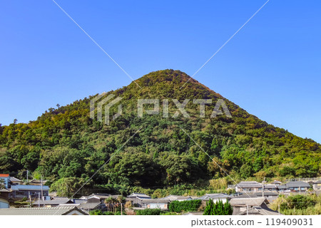 Himeshima Houses and Mt. Yahazu Himeshima Houses and Mt. Yahazu 119409031