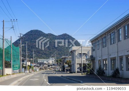 The rows of houses on Himeshima Island and Mt. Yahazu 119409033