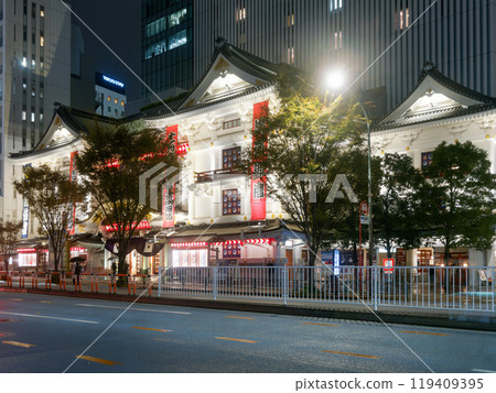 下雨天的銀座歌舞伎座前 119409395