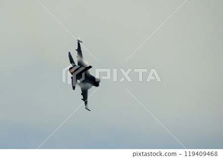 Japan Air Self-Defense Force's F2 fighter 119409468