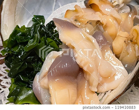 Fresh surf clam sashimi in Monbetsu, Hokkaido 119410883