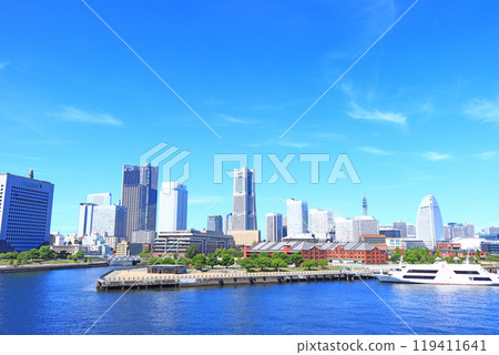 Scenery of Yokohama Red Brick Warehouse and Landmark Tower, Yokohama City, Kanagawa Prefecture 119411641