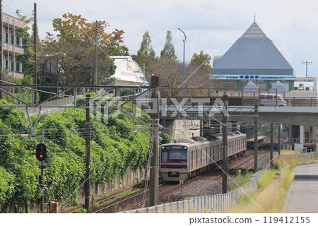 Keisei Electric Railway "Gakuenmae Station" station building 119412155