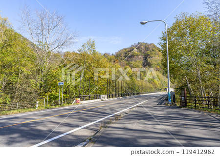 從北海道上士幌町仙水橋國道273號眺望的紅葉之秋 從北海道上士幌町仙水橋國道273號眺望的紅葉之秋 119412962