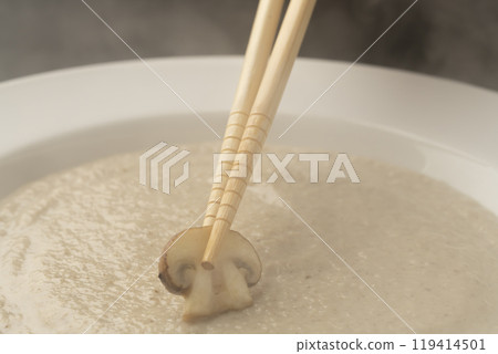 Mushroom potage - Potage topped with mushrooms and parsley 119414501