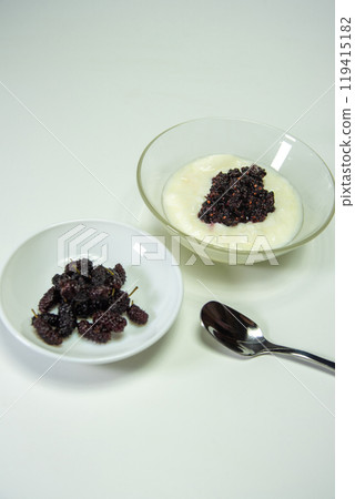 桑葚酸奶和桑葚醬 桑葚酸奶和桑葚醬 119415182