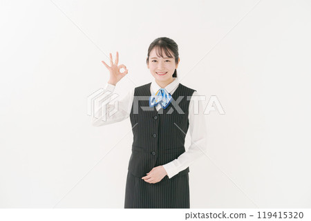 穿著制服的女人做推薦的姿勢 119415320