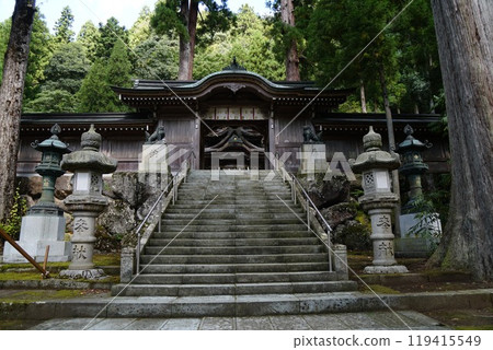 日本最複雜的屋頂神社：岡田神社與大瀧神社 119415549