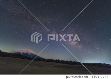 朝霧競技場 富士山與星空 朝霧競技場 富士山與星空 119417285