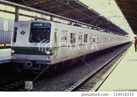 Teito Rapid Transit Authority Subway 6000 series, 6024F without air conditioning and with S mark, Yoyogi-Uehara, October 11, 1981 Teito Rapid Transit Authority Subway 6000 series, 6024F without air conditioning and with S mark, Yoyogi-Uehara, October 11, 1981 119418335