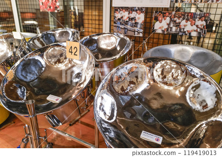 Hamamatsu Musical Instrument Museum: Permanent exhibits 119419013