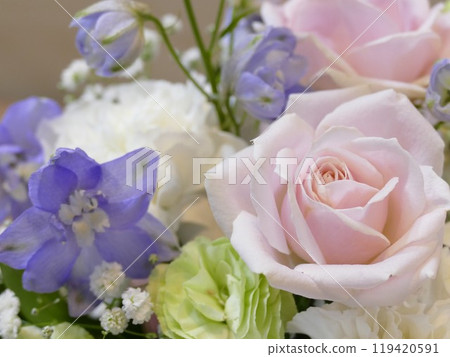Pastel flower arrangement 119420591