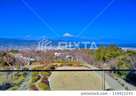 中部・日本平・日本平夢露台・從玻璃扶手眺望富士山和駿河灣・靜岡縣靜岡市 (3) 119422243