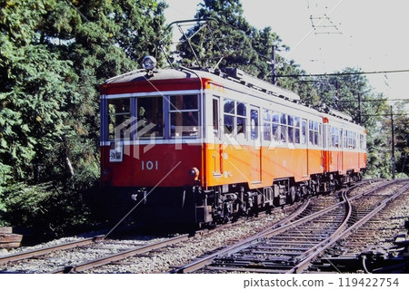 Hakone Tozan Railway, Moha 1 type 101 - Moha 2 type 108, Ohiradai, October 25, 1981 Hakone Tozan Railway, Moha 1 type 101 - Moha 2 type 108, Ohiradai, October 25, 1981 119422754