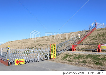 Construction site on the Edogawa River floodway Construction site on the Edogawa River floodway 119425044