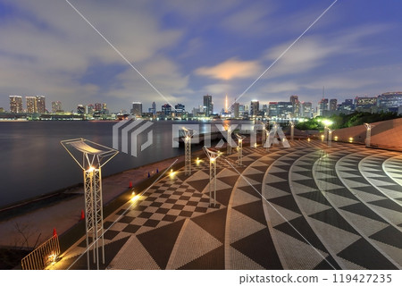 [Tokyo] Night view of Tokyo from the Harumi Passenger Ship Terminal (Harumi Pier Park) 119427235