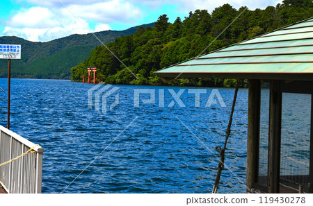 Hakone Lake Ashi scenery 119430278