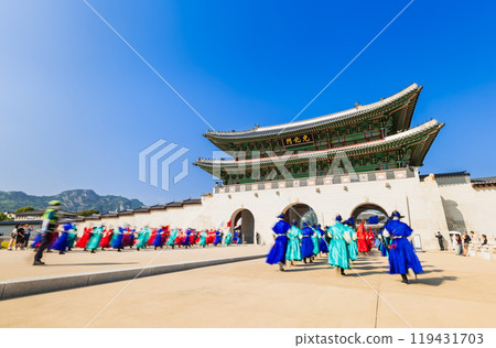 首爾光化門衛離開 119431703