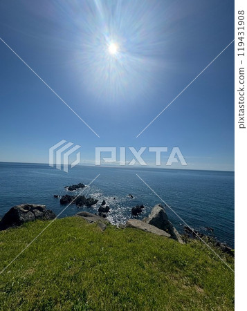 The horizon seen from Tatematsu Cape in Hokkaido 119431908