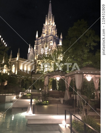 斯特林斯酒店 (Strings Hotel) 燈火通明的教堂 119431909