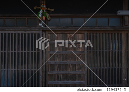 拍攝三重縣龜山市關宿的街景，這裡是東海道第47個驛站城鎮，保留江戶時代的街景。 119437245