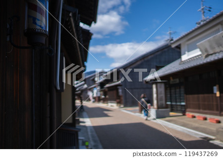 Photographing the streetscape of "Sekijuku" in Kameyama City, Mie Prefecture, the 47th post town on the Tokaido road that still retains the atmosphere of the Edo period Photographing the streetscape of "Sekijuku" in Kameyama City, Mie Prefecture, the 47th post town on the Tokaido road that still retains the atmosphere of the Edo period 119437269