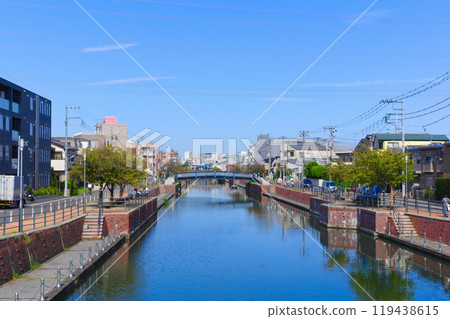 Scenery along the Sakai River in Urayasu City, Chiba Prefecture October 2024 Scenery along the Sakai River in Urayasu City, Chiba Prefecture October 2024 119438615