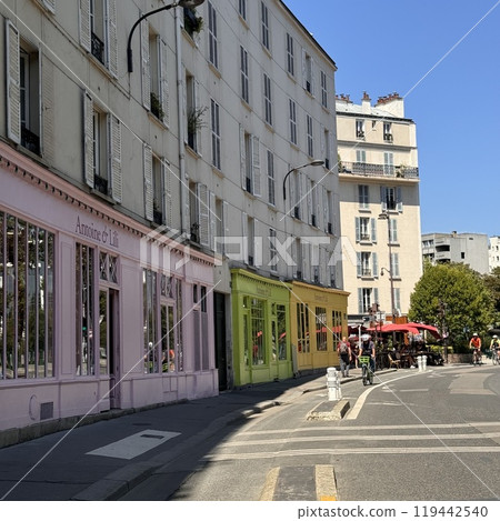 The streets of Paris 119442540