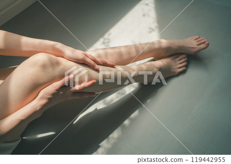 年輕女性的足部護理 119442955