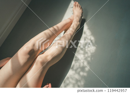 年輕女性的足部護理 119442957