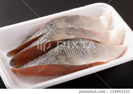 [Hokkaido] Salted Autumn Salmon (sweet) 119443181