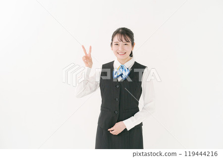 穿著制服的女人做推薦的姿勢 119444216