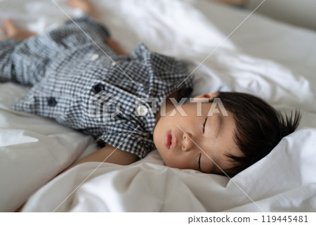 A child to take a nap 119445481