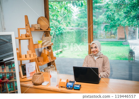 A workspace that emphasizes natural light and offers a professional desk atmosphere 119446557