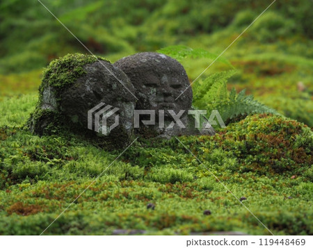 地藏菩薩像與苔海「日式形象」(京都) 地藏菩薩像與苔海「日式形象」(京都) 119448469