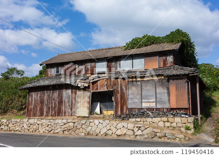 Old and beautiful buildings in Maejima, Setouchi city, Okayama prefecture, Japan 119450416