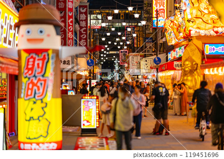 心齋橋筋商店街大阪市大阪府關西近畿地區城市摩天大樓夏季旅遊市中心浪速遊客 119451696