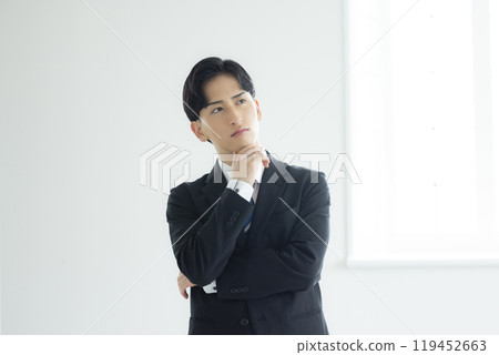 年輕商人的思考 年輕商人的思考 119452663