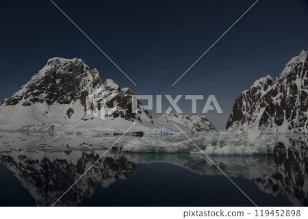 Beautiful view of icebergs in Antarctica Beautiful view of icebergs in Antarctica 119452898