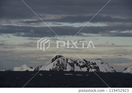 Beautiful view of icebergs in Antarctica 119452923