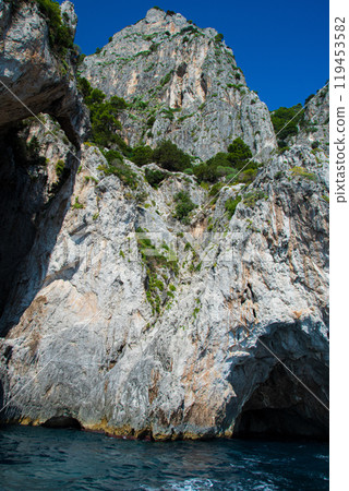 卡布里島美麗的城市景觀與義大利的藍洞 卡布里島美麗的城市景觀與義大利的藍洞 119453582
