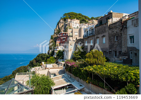 卡布里島美麗的城市景觀與義大利的藍洞 119453669