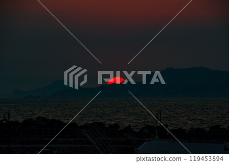 義大利日落和卡布里島的美麗景色 義大利日落和卡布里島的美麗景色 119453894
