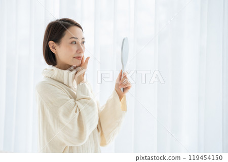 照鏡子的女人 119454150