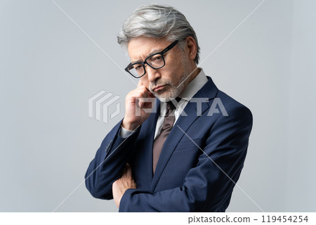 商人白髮擔心 119454254